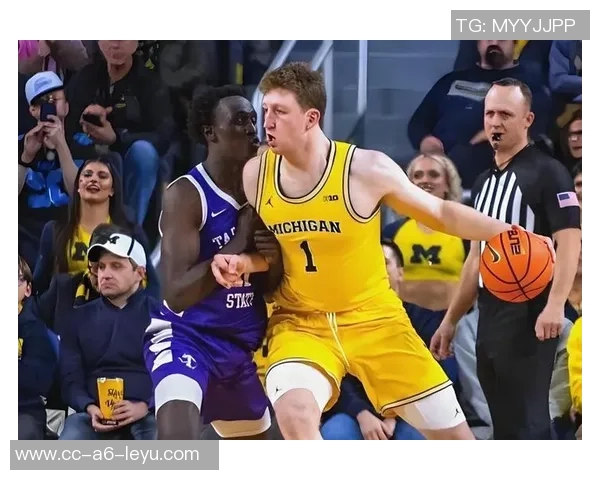 篮网主帅称沃尔夫积极防守能力强可换防小个子且具备出色篮板能力